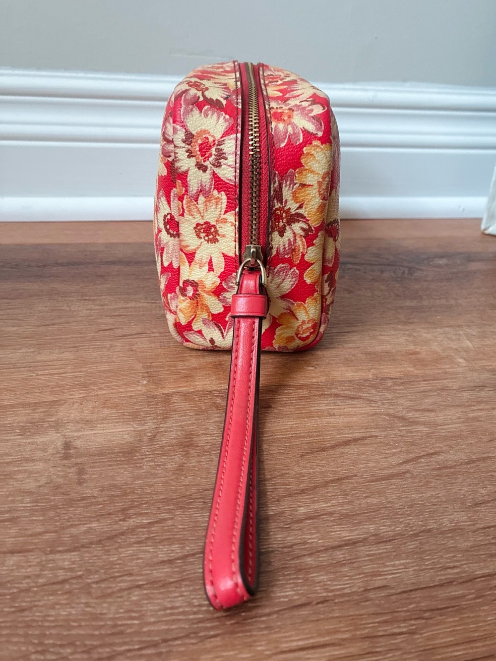 Coach Cosmetic Zipper Pouch With Wristlet Strap, Vintage Daisy Print - Picture 4 of 16
